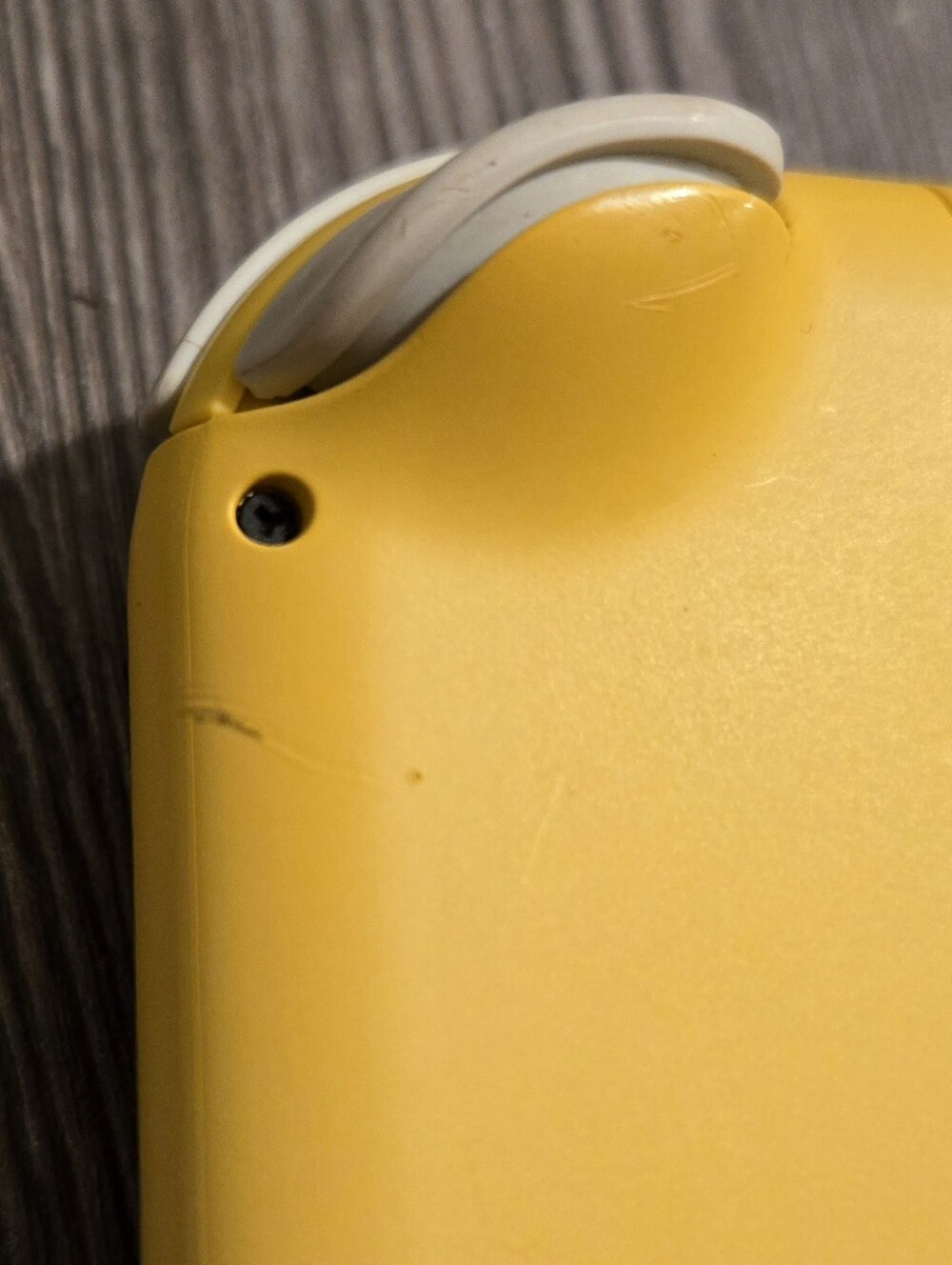 Pre-Owned Nintendo Switch Lite In Yellow With Charger - Picture 5 of 7